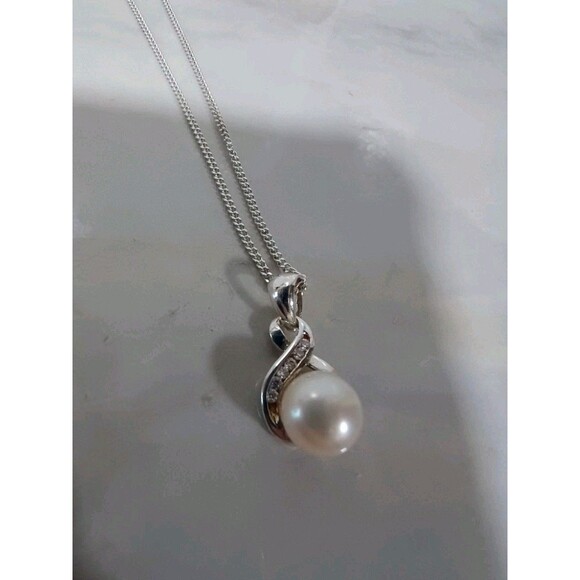 Sterling Silver Fresh Water Pearl Necklace And Stud Earring Set - Picture 5 of 9